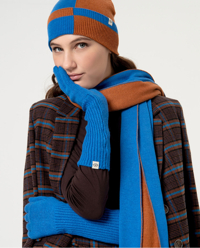 Two-tone double knitted scarf Blue