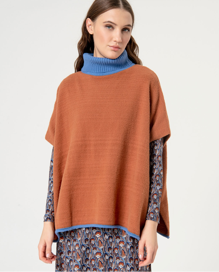 Plain contrast knitted poncho Brown