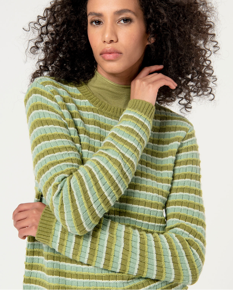 Maglione in lana merino riciclata con struttura a Verde