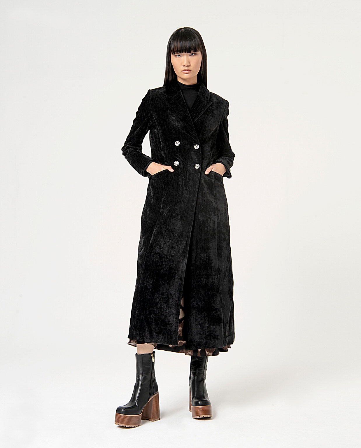 Smooth velvet long coat Black