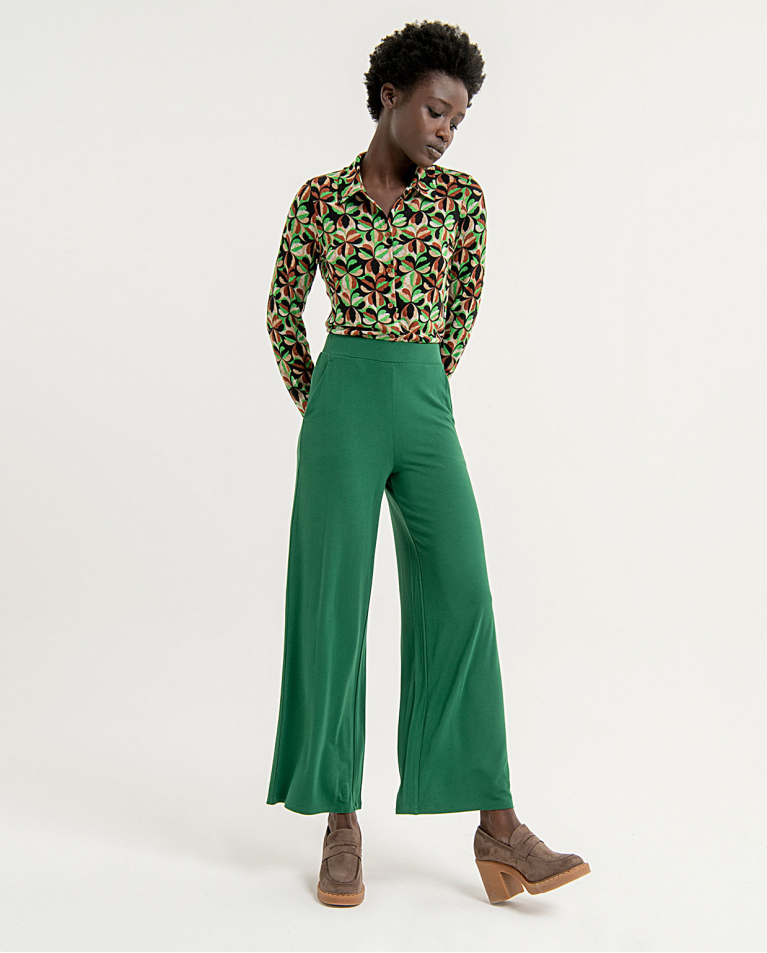 Plain flare style long trousers with pockets Green