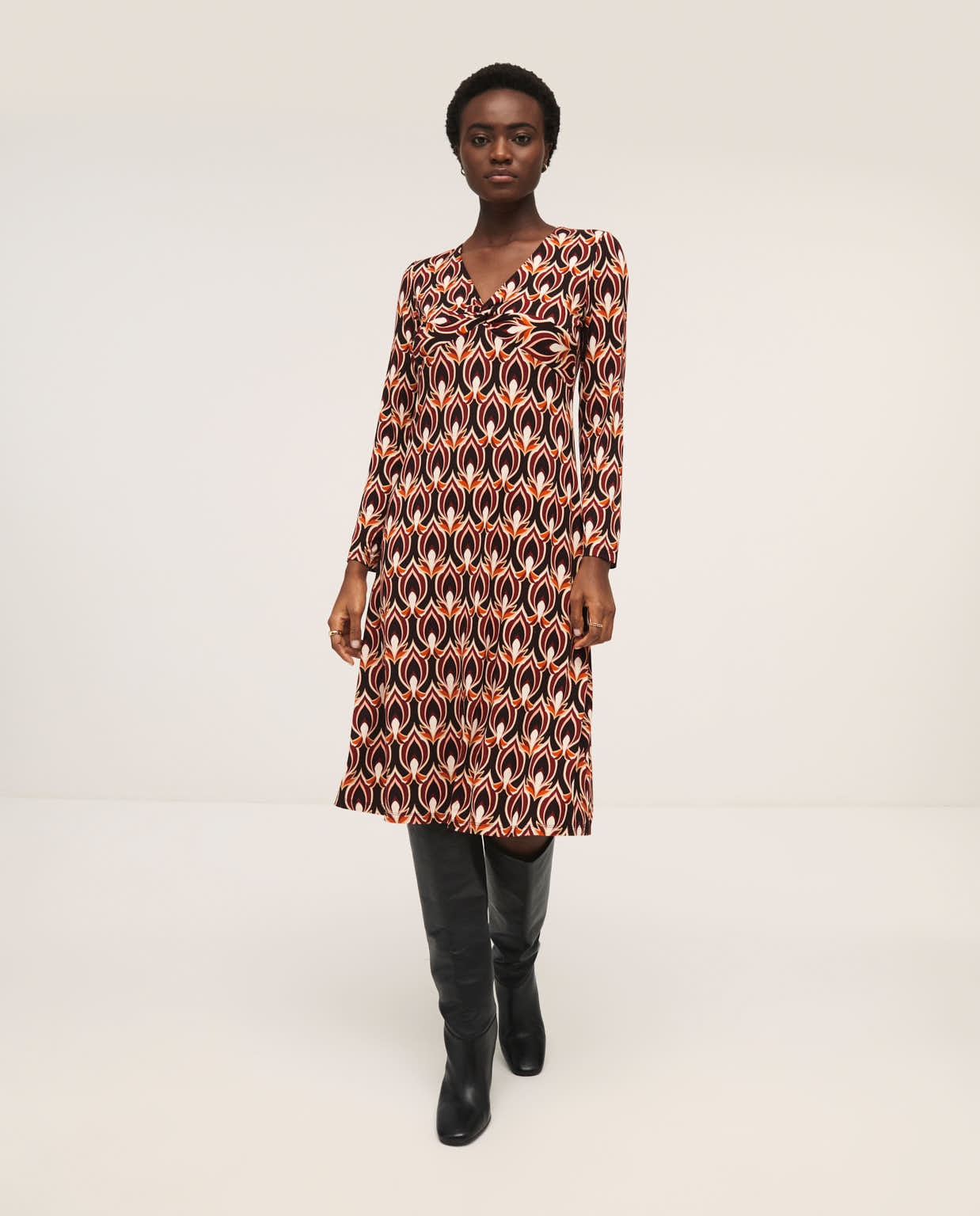 V-neckline midi dress with knot Brown