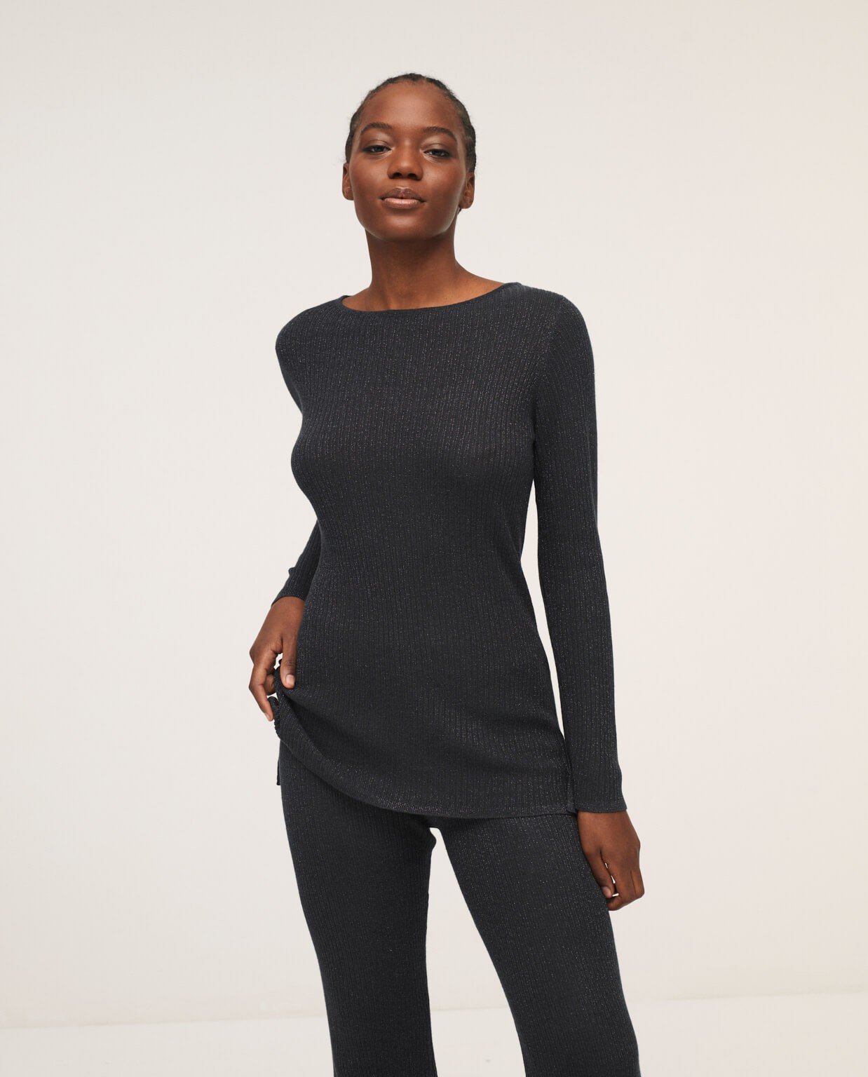 Long ribbed knitted jumper with boat neckline Dark grey