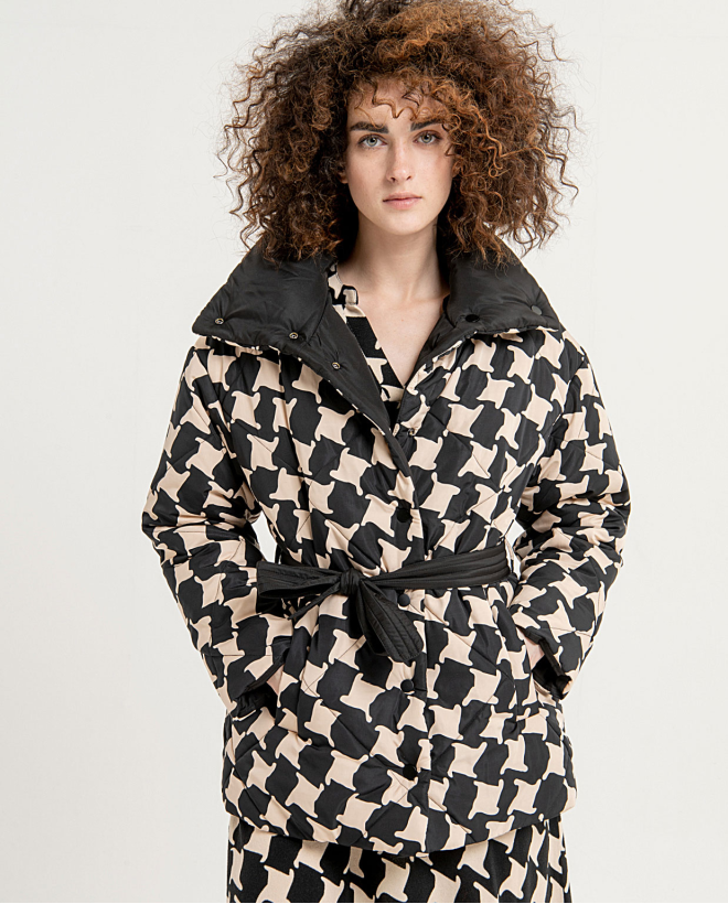 Reversible short quilted coat Black