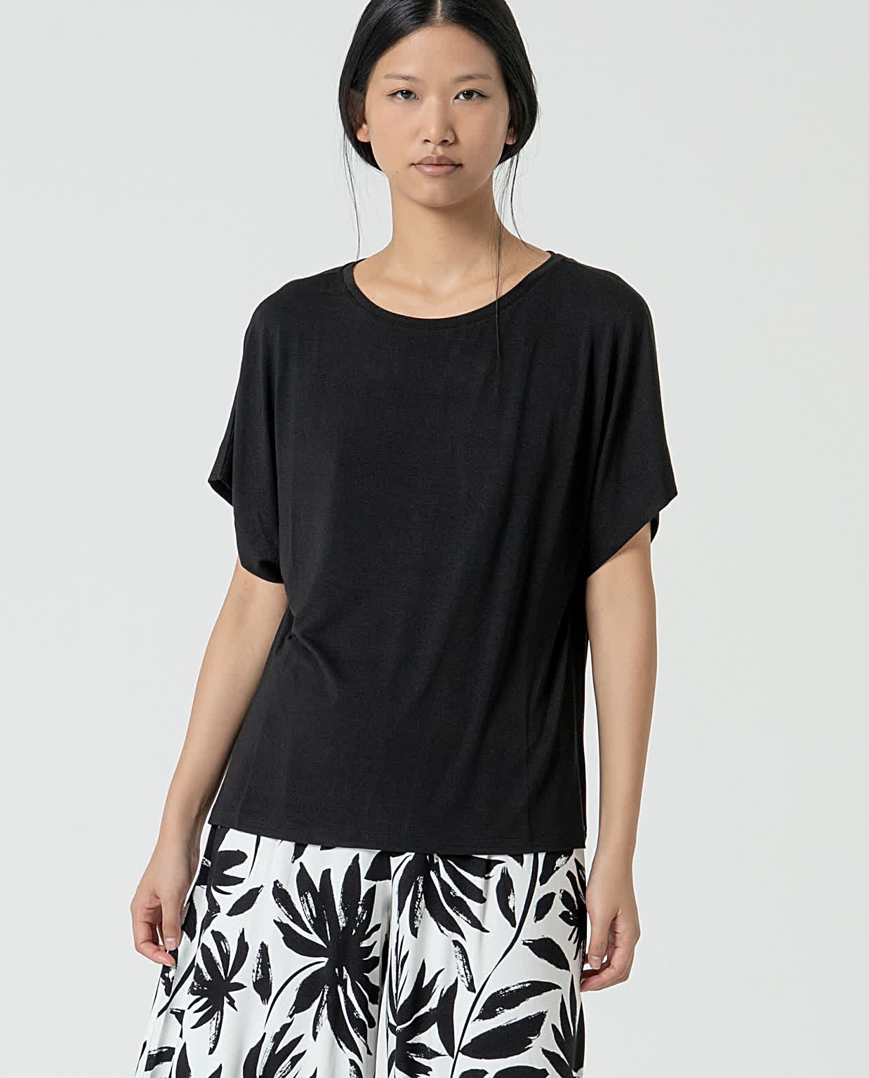 Plain bamboo stretch tee Black