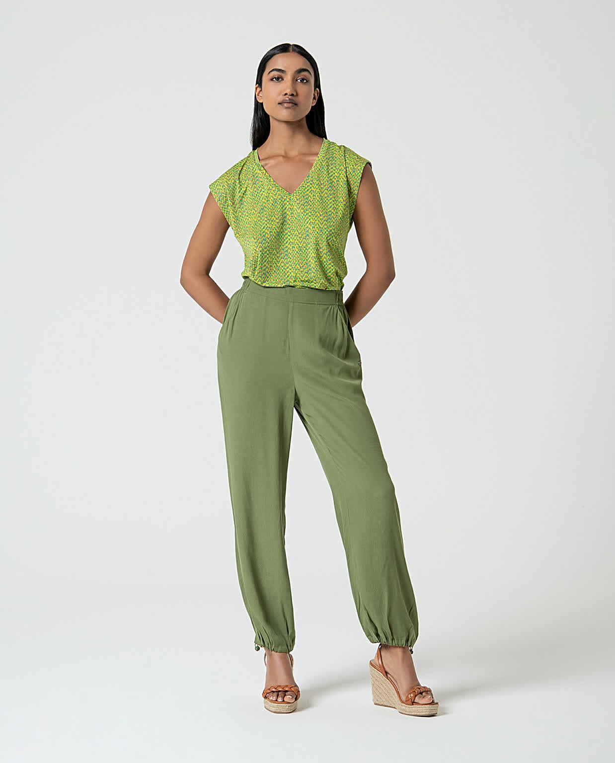 Pantaloni jogger in crêpe viscosa tinta unita Verde