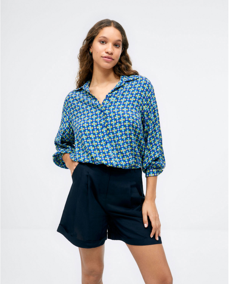 Camicia a maniche lunghe. Vita elastica. Stampa Azzurro