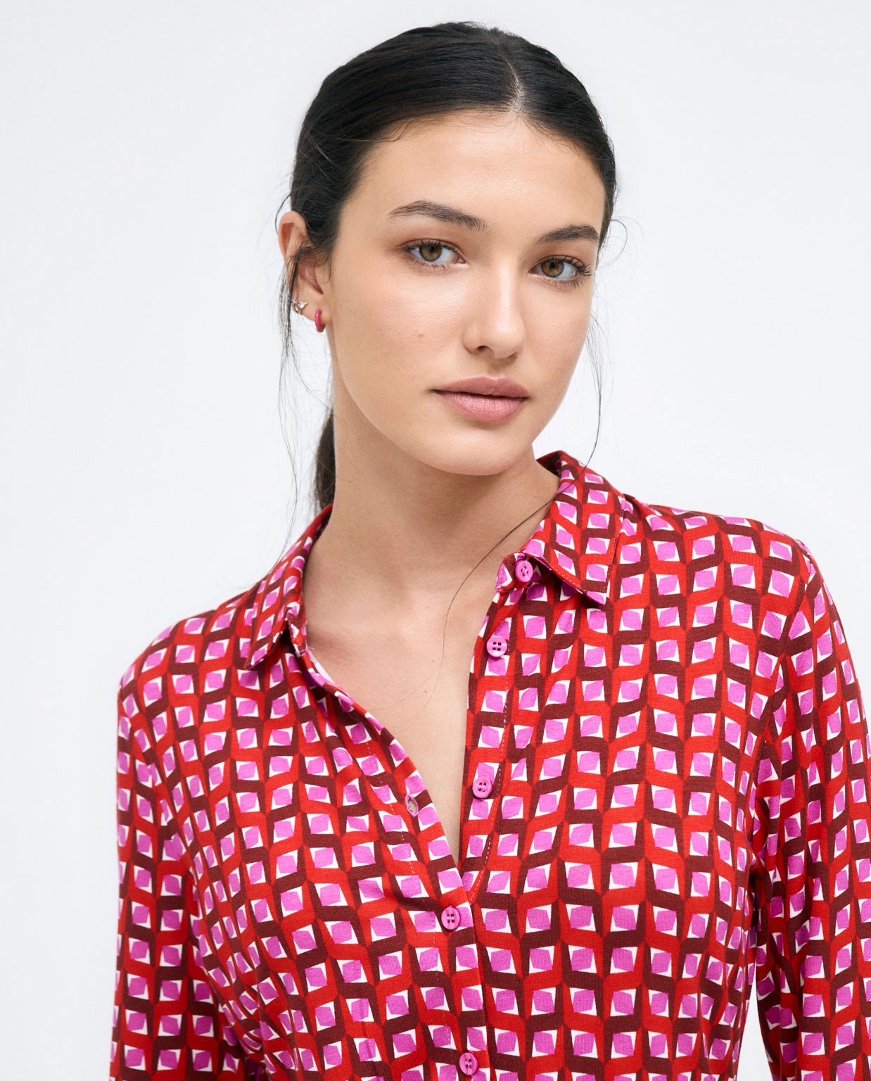 Camicia a maniche lunghe. Stampa geometrica  Rosso
