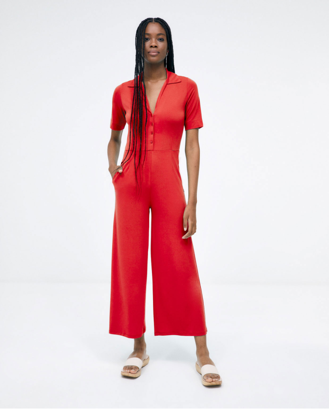 Tuta con camicia lunga. Elastico. Semplice. Elasti Rosso