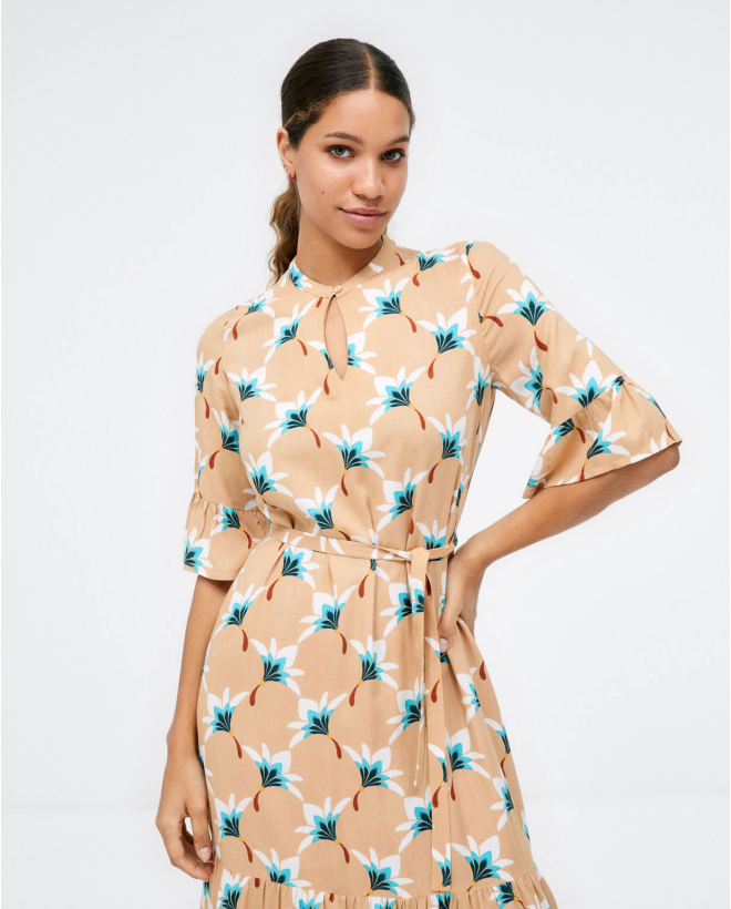 Abito midi con maniche a volant. Stampa Camel