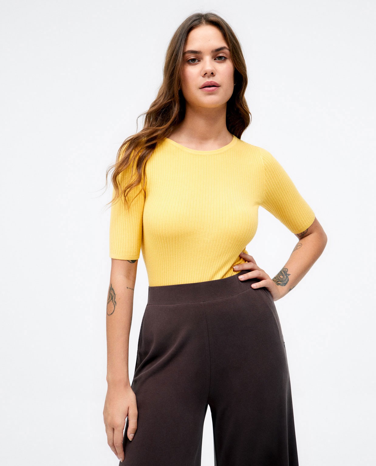 Maglia a coste con maniche alla francese. Semplice Giallo