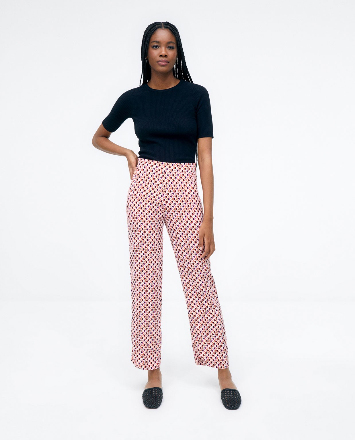 Pantaloni lunghi. Vita elastica. Stampa  Rosso