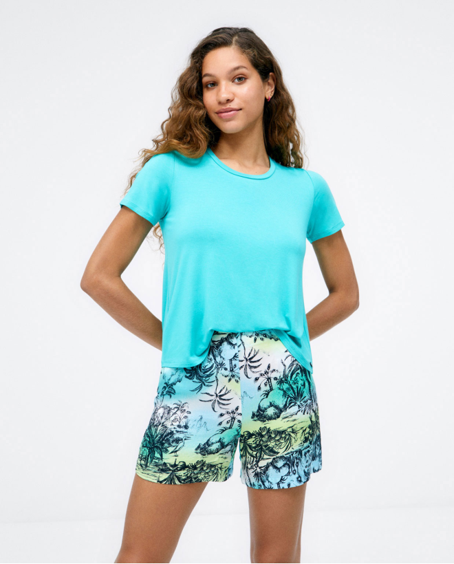 Wide short sleeve T-shirt....