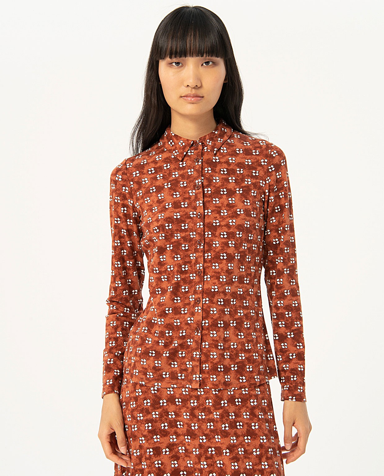 Camicia stampata in crêpe a maniche lunghe Marrone