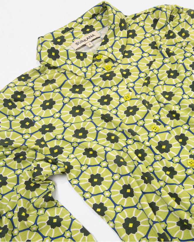 Camicia a maniche lunghe. Elastico. Stampa Verde