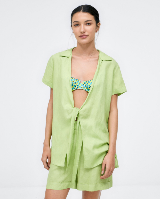 Knotted short sleeve...