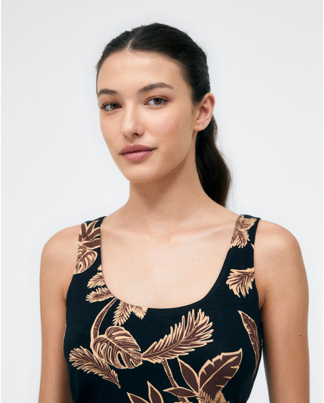 Tank top. Elastic. Black...