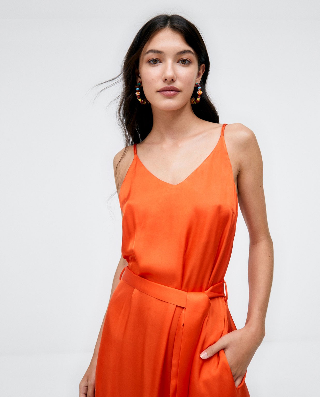 Abito midi con spalline e cintura. Semplice Arancione