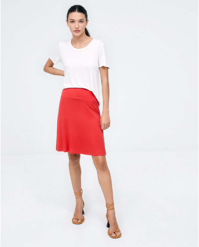 Short fla skirt....