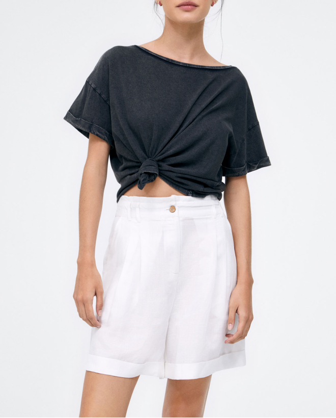 Pleated shorts. Elastic...