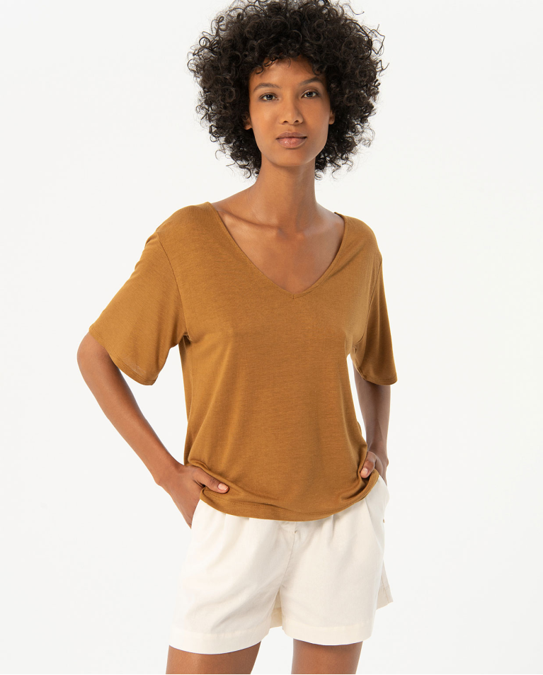 Wide plain short sleeve t-shirt Light came