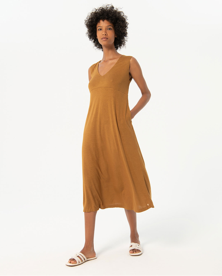 Plain sleeveless long dress Light came