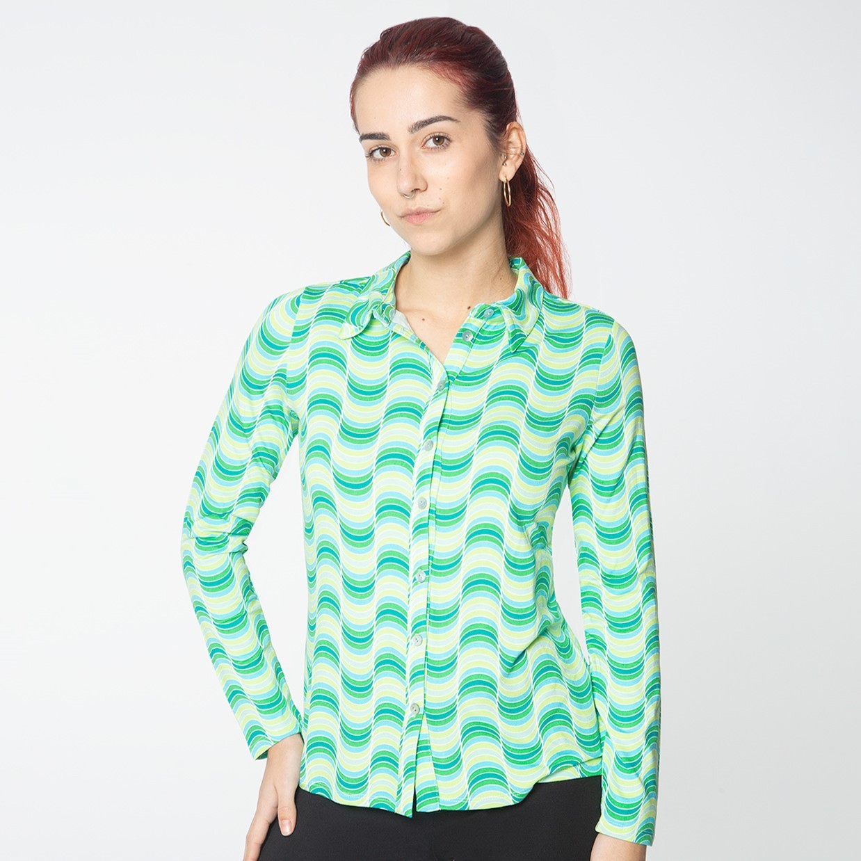 Elastic long sleeve shirt. Waves print Green